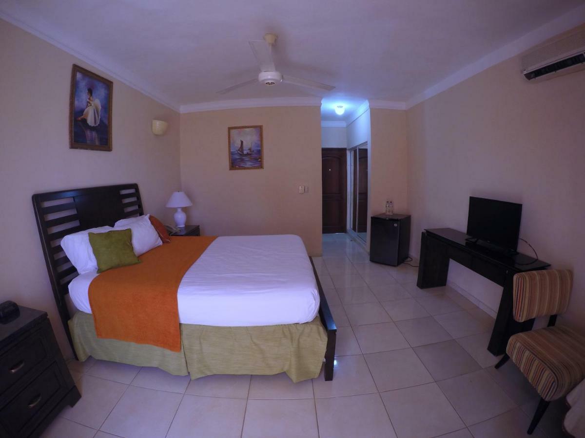 Hotel Dominicana Plus بافارو المظهر الخارجي الصورة